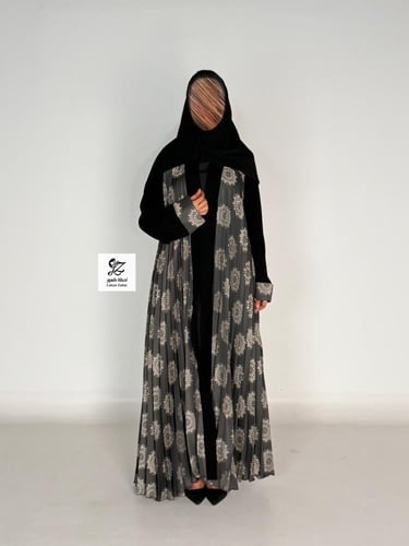 عبايه دبل كلوش بقماش جاكار كسرات ثري دي