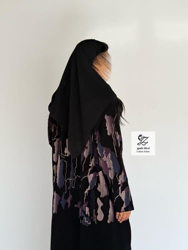 عبايه نيهاد بقماش سراميك اسود بتطريز كامل