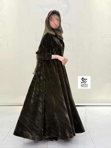 عبايه دبل كلوش بقماش مخمل كوري مكسر