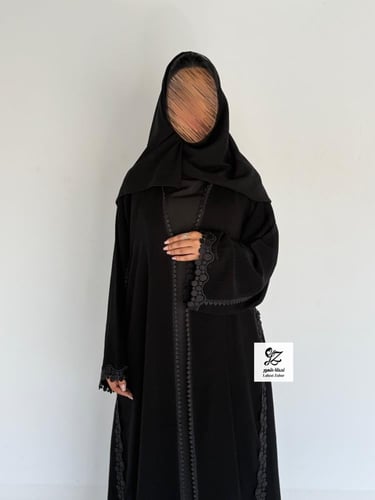 عبايه كلوش بقماش اندنوسي بتدخيل دانتيل فخم