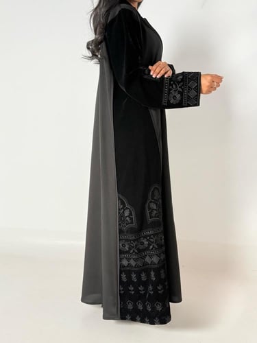 عبايه اصايل بليزر بقماش مخمل كوري مع تطريز ناعم