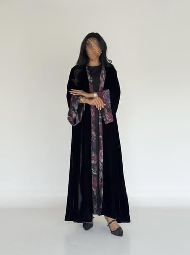 عبايه دبل فيس بقماش مخمل كوري