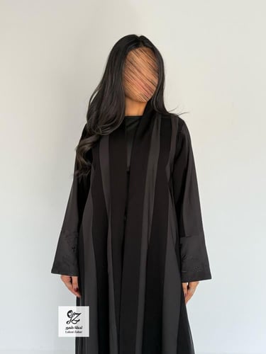 عبايه كلوش شرائح بتدخيل باربي مطرز