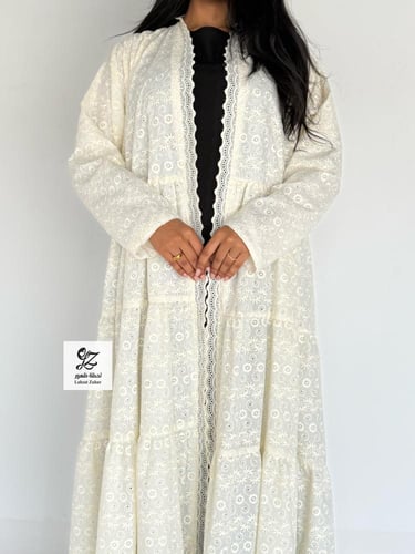 عبايه ركاما طبقات نص كلوش مبطن ربيانه ابيض