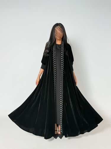 عبايه ترف دبل كلوش بقماش مخمل كوري