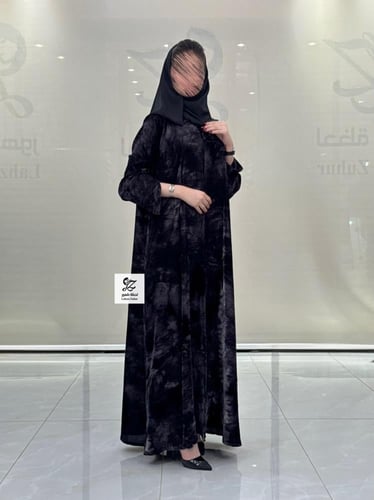 عبايه سهول كلوش بقماش مخمل مشجر