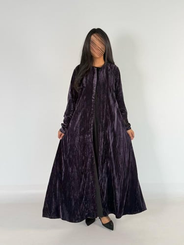 عبايه شوق كلوش بقماش مخمل مكسر خفيف بفتحه اصبع