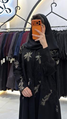 عبايه شجون نص كلوش بقماش اندنوسي مطرز