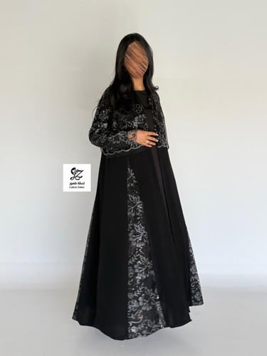 عبايه الغيد كلوش بقماش ملكي اسود بتدخيل تل ترتر