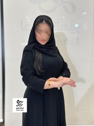 عبايه الفريده بليزر مبطنه بتدخيلات شك اسود فخم