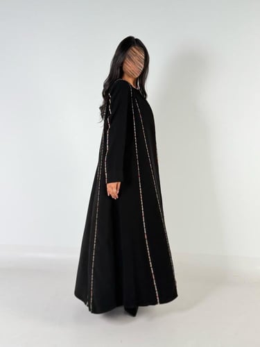 عبايه عروب قماش كريب اندنوسي اصلي بتطريز يدوي ناعم