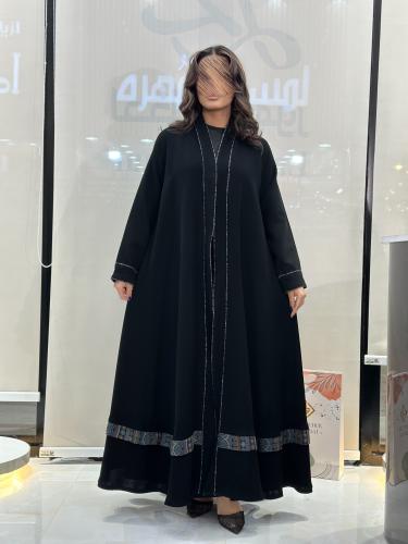 عبايه دبل كلوش بقماش كريب الابداع بتدخيلات ناعمه