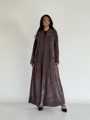 عبايه كلوش بقماش مخمل تركيي