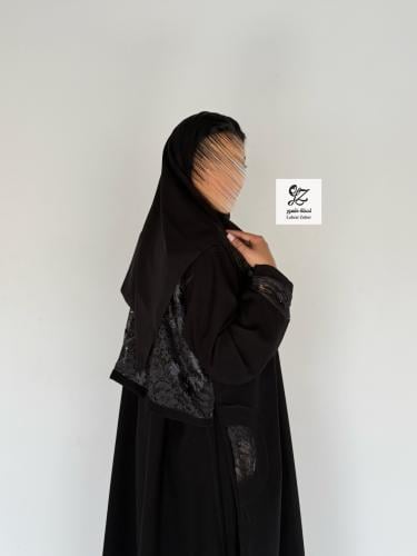 عبايه نوف كلوش بقماش ملكي اسود فاحم بتدخيل دانتيل...