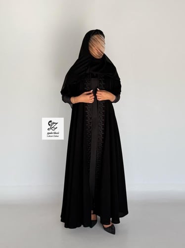 عبايه سهد دبل كلوش بقماش ملكي بتدخيل تطريز ناعم