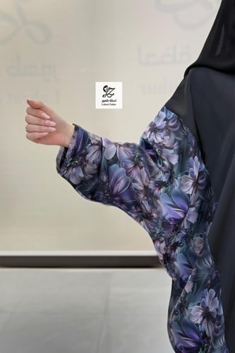 عبايه نص بشت فراشه بقماش حرير بتدخيلات شيفون مشجر...