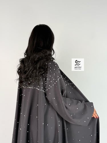 عبايه مبهره دبل كلوش بقماش باربي بتدخيل لولو فخم