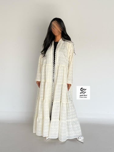 عبايه ركاما طبقات نص كلوش مبطن ربيانه ابيض