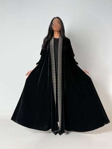 عبايه الماس بقماش مخمل كوري مع تطريز ناعم