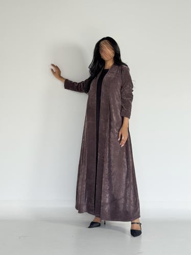 عبايه كلوش بقماش مخمل تركيي