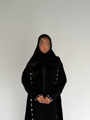 عبايه ازهار كلوش بقماش كريب اندنوسي بتدخيلات مخمل...