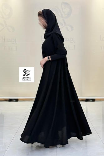 عبايه نجد دبل كلوش بقماش ملكي اسود بتدخيل تطريز اس...