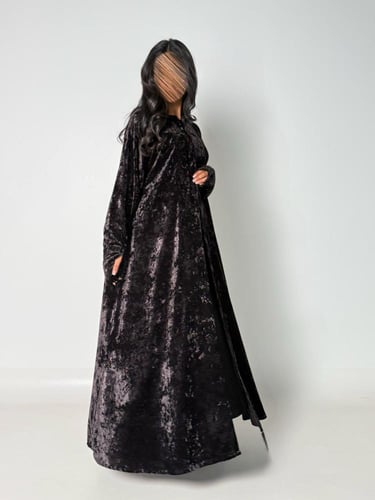 عبايه شوق نص كلوش بقماش مخمل ثلجي ناعم بفتحه اصبع...