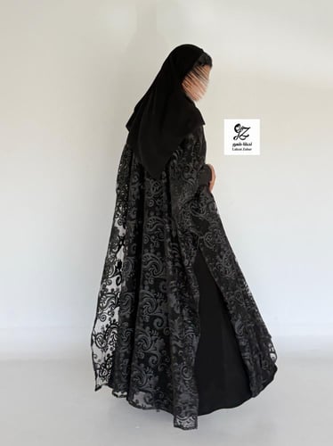 عبايه طله كلوش بتدخيل دانتيل جوبير