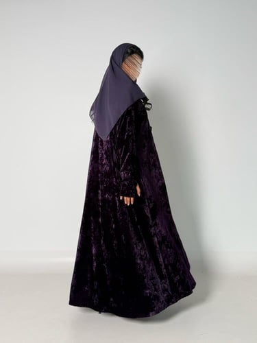 عبايه شوق نص كلوش بقماش مخمل ثلجي ناعم بفتحه اصبع...