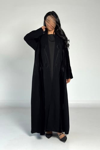 عبايه أرين بقماش بقماش كريب اندنوسي بتدخيل مخمل