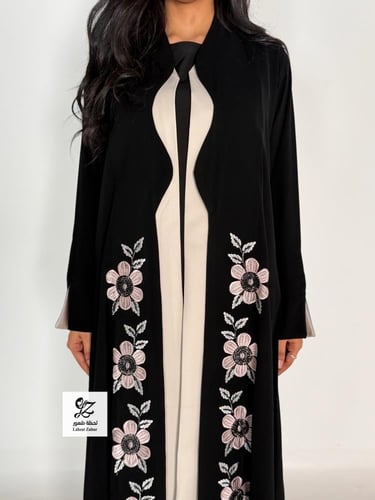 عبايه رباب كلوش بقماش ملكي بتدخيل شك ناعم