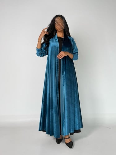 عبايه دبل كلوش بقماش مخمل ايطالي بكم ماسك