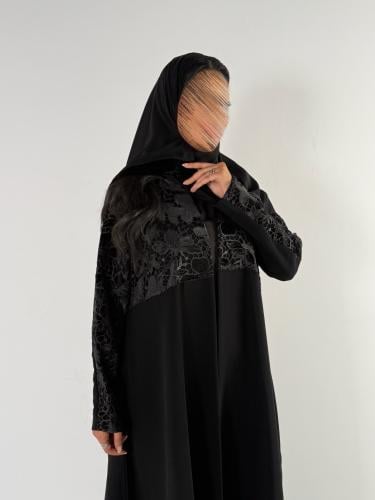 عبايه لارا كلوش بقماش كريب اندنوسي بتدخيل دانتيل