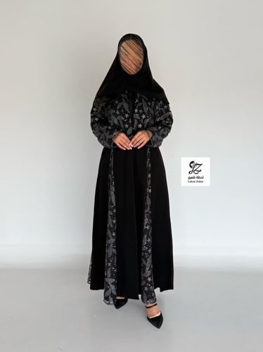 عبايه الغيد كلوش بقماش ملكي اسود بتدخيل تل ترتر