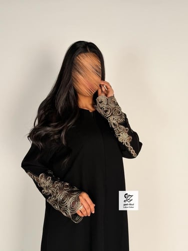 عبايه شذى بقصه A بتدخيل تطريز يدوي