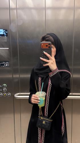 عبايه لقاء بقماش اندونسي اصلي اسود فاحم كلوش بتدخي...