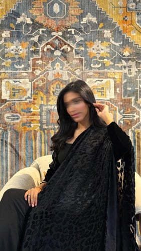 عبايه طله بقماش مخمل شتوي اسود