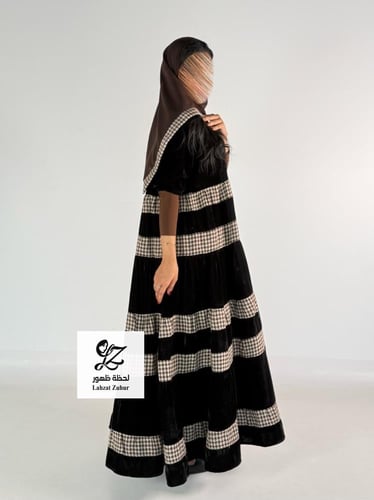 عبايه علاء كلوش طبقات بقماش مخمل كوري بني