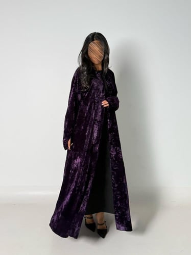 عبايه شوق نص كلوش بقماش مخمل ثلجي ناعم بفتحه اصبع...