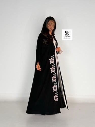 عبايه رباب كلوش بقماش ملكي بتدخيل شك ناعم