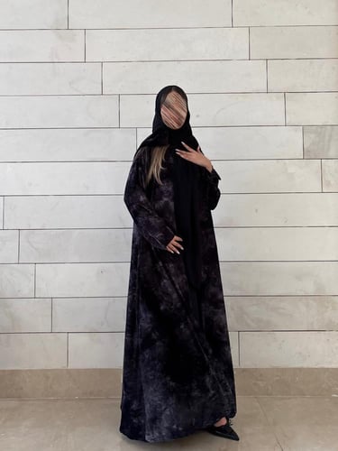 عبايه سهول كلوش بقماش مخمل مشجر