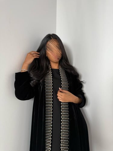 عبايه الماس بقماش مخمل كوري مع تطريز ناعم