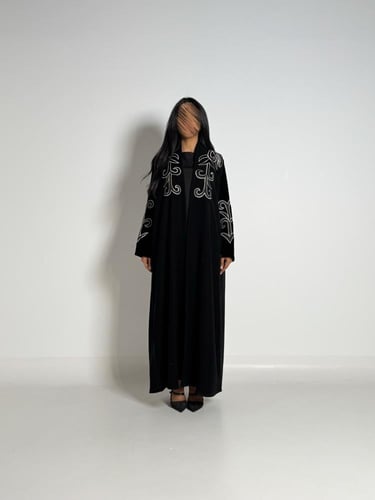 عبايه عبير كلوش بقماش كريب إندونيسي مع مخمل