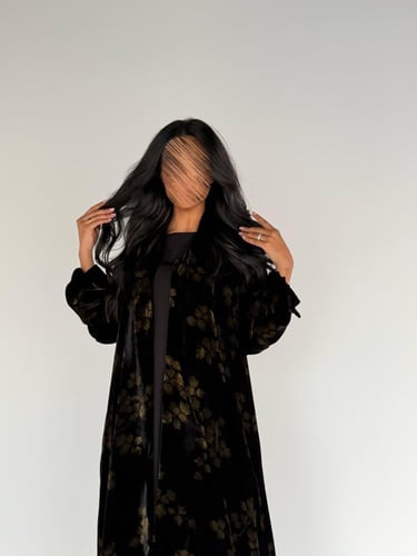 عبايه لارين كلوش بقماش مخمل مطبوع