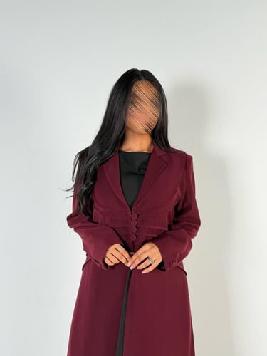 عبايه وصايف بليزر مع زراررسمي مبطنه بقماش سيراميك...