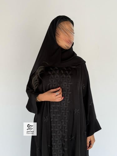 عبايه سراب دبل كلوش بقماش انترنت مطرز