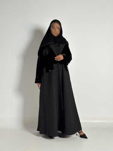 عبايه بليزر شتويه بقماش مخمل مع جاكار اسود