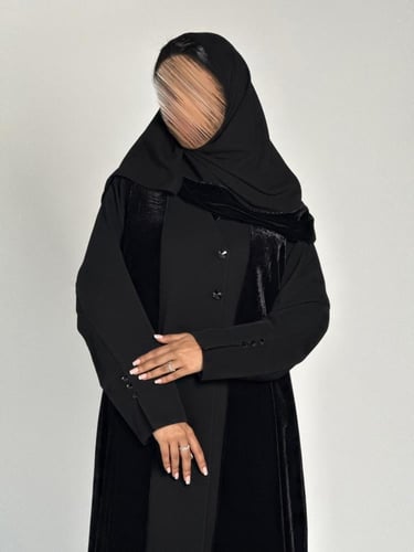 عبايه غدير بقماش إندونيسي بتدخيل مخمل كوري