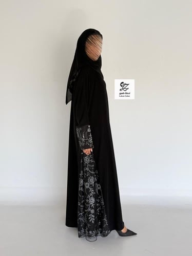 عبايه مشاعل كلوش بقماش ملكي بتدخيل ترتر فخم