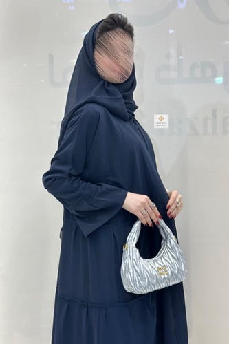 عبايه كلوش طبقات كامل بقماش حرير ناعم لون كحلي